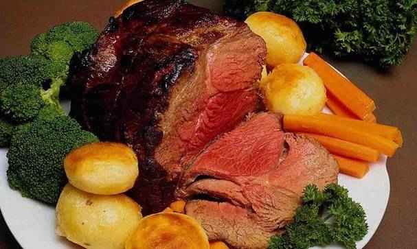 英国とアイルランドの伝統的な料理の宝:時代を巡る美食の旅