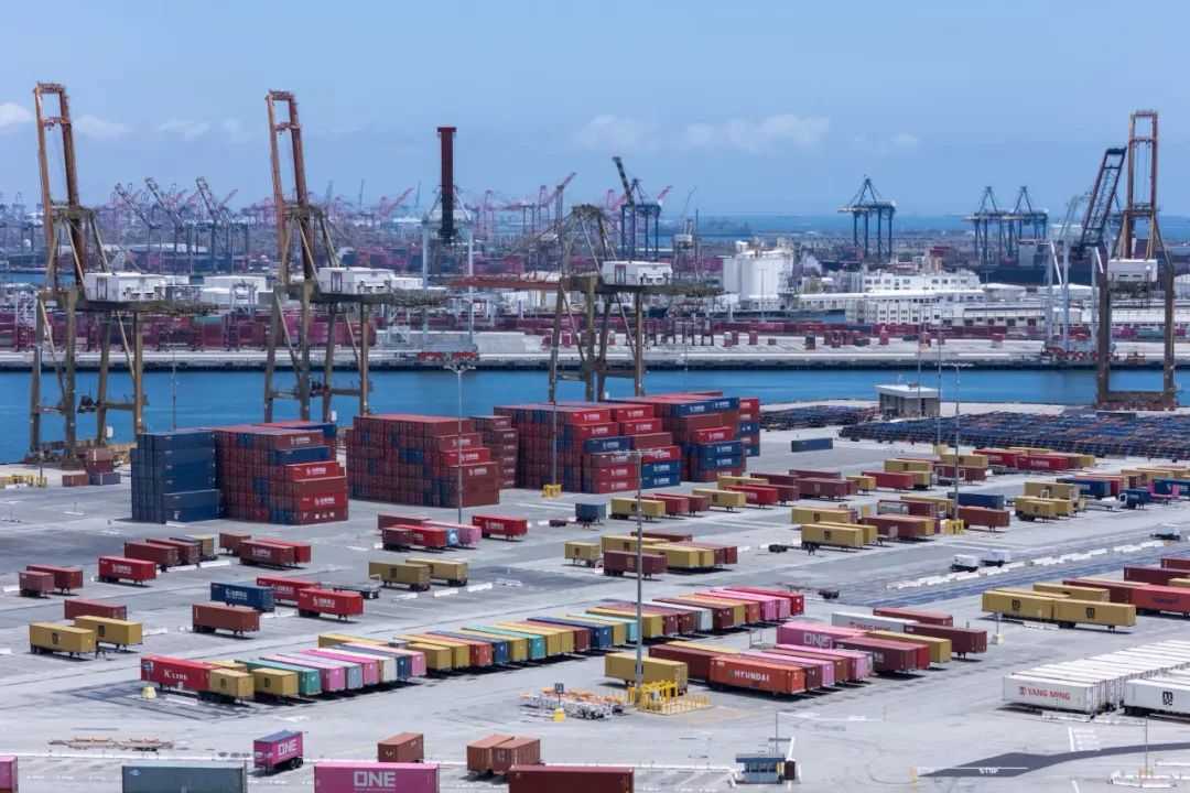 トランプ大統領、貿易戦争を激化:8月から日本、韓国などへの25%関税