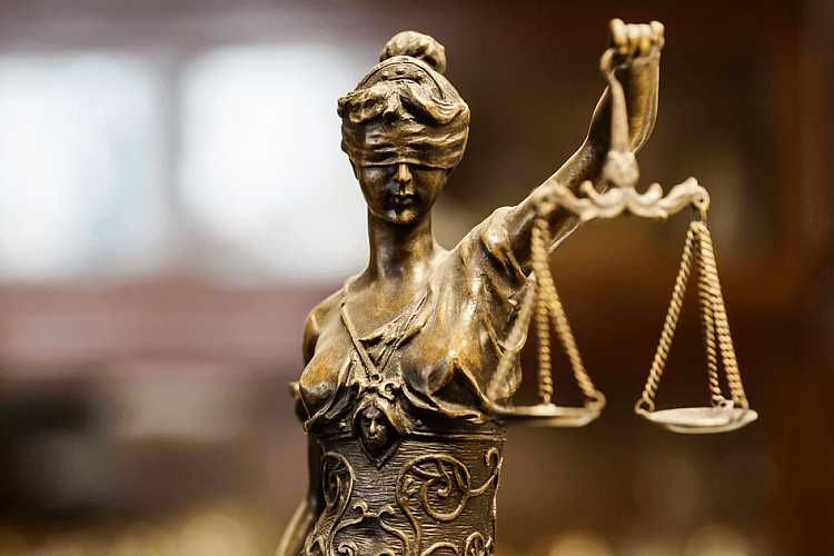 米司法省、トランスジェンダー女子の高校スポーツ参加をめぐりカリフォルニア州を提訴