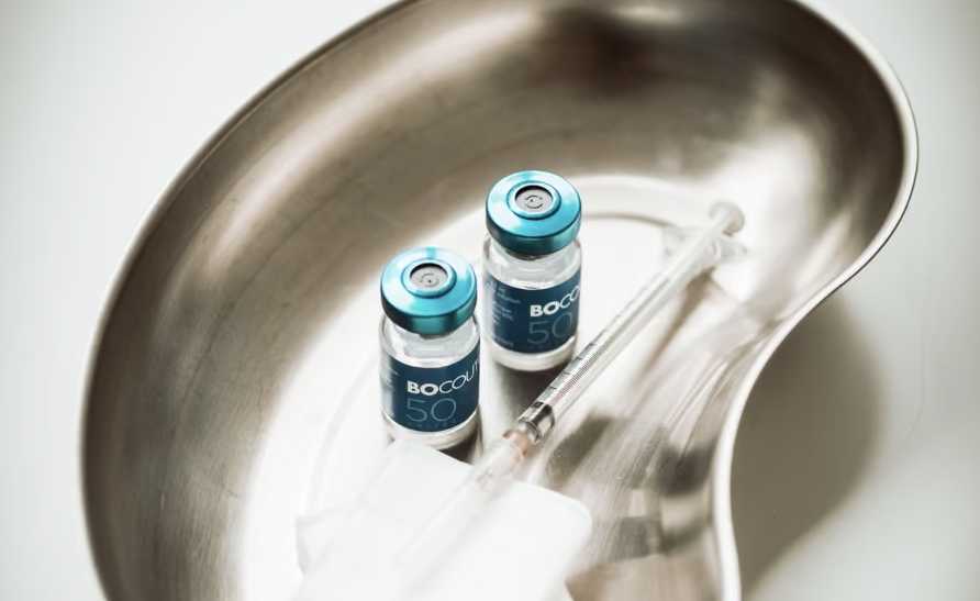 英国における無許可の美容注射によるボツリヌス中毒リスクについて公衆衛生専門家が警告