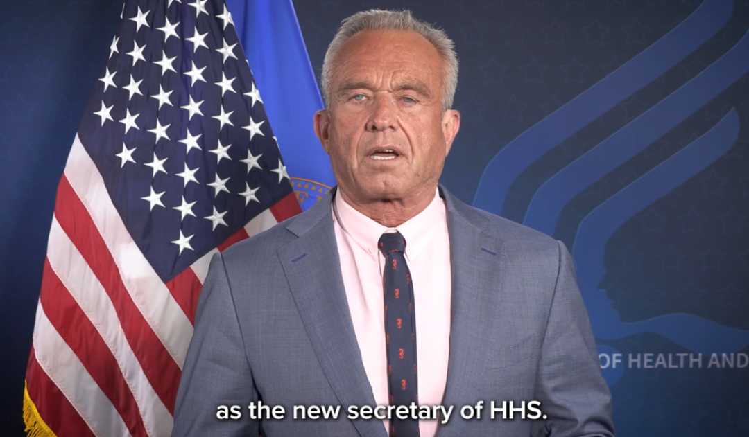 HHS のレイオフ: 官僚機構の合理化か、それとも重要な動脈への打撃か?